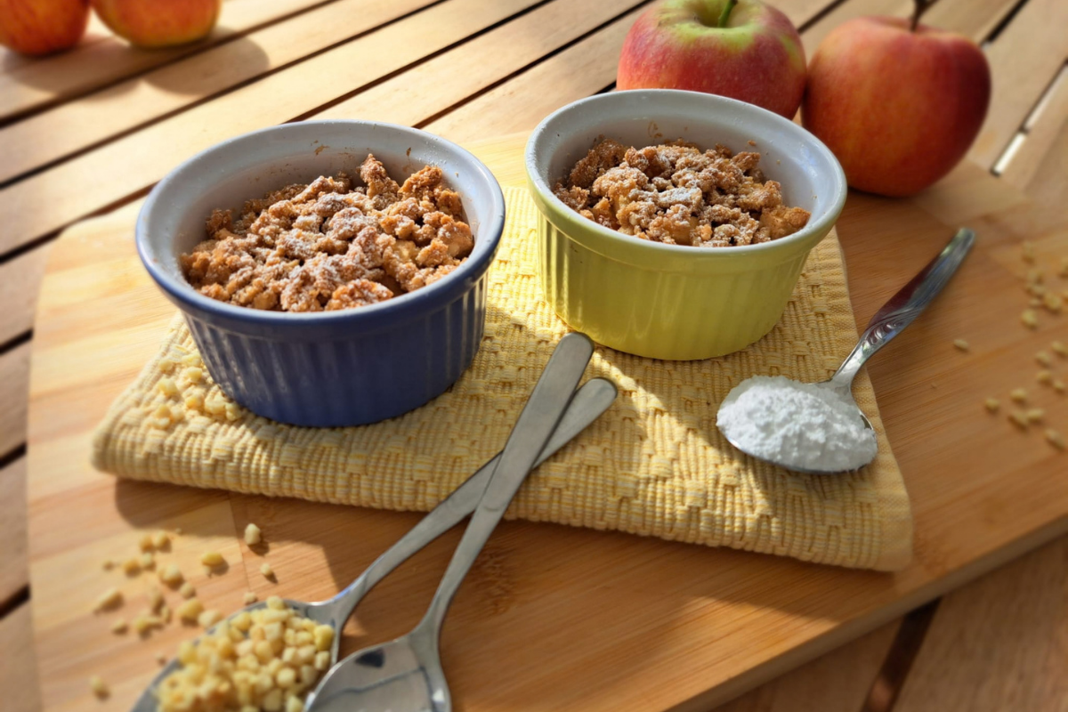 Quinoa-Apfel-Crumble mit Mandelstreuseln – Dein Herbstdessert aus dem Ofen
