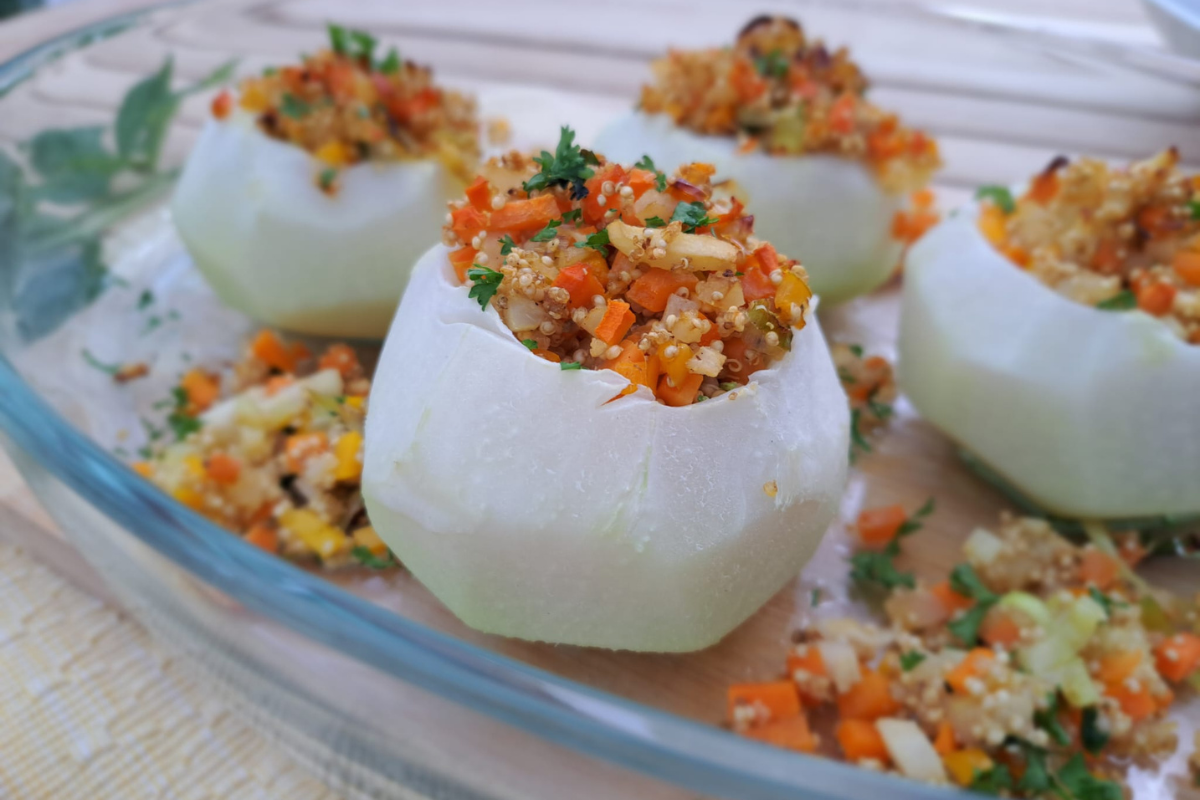 Gefüllte Kohlrabi mit Quinoa-Gemüse-Füllung
