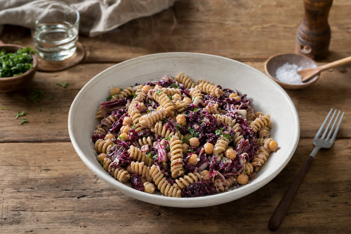 Radicchio-Pasta mit Quinoa-Kichererbsen-Fusilli